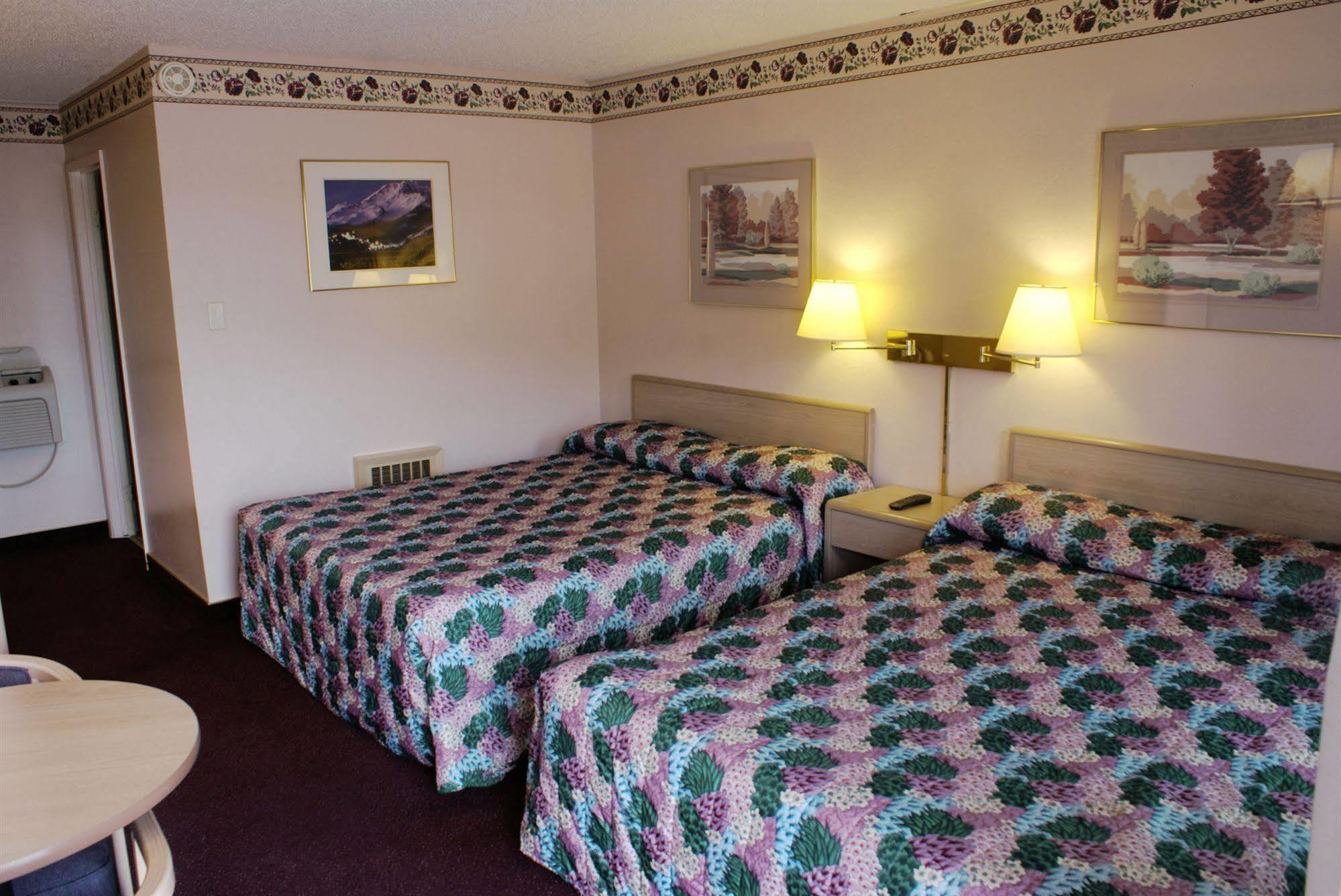 Pine Needles Inn Mount Shasta Eksteriør bilde